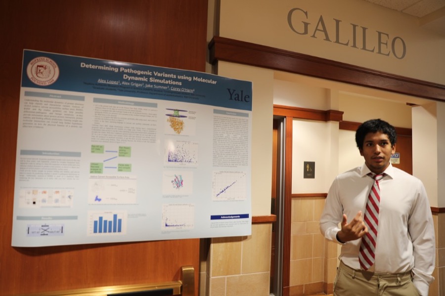 Alex Lopez presenting computational biology research